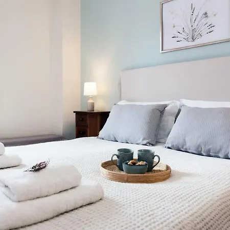 Saroko House - Corfu City Getaway Apartment